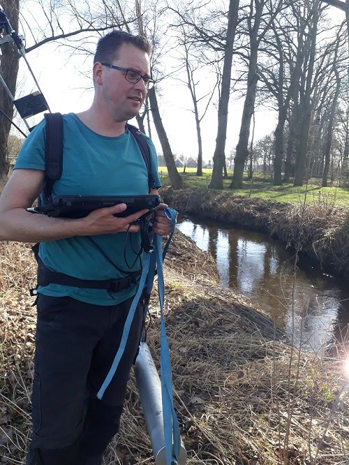 Patrick van der Weide brengt de bodem met een sensor in kaart Patrick van der Weide brengt de bodem met een sensor in kaart
