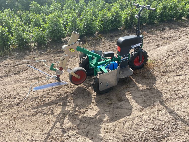 De eenrijige Multi E-Wagen SPK03. Deze stond vier jaar geleden aan de basis van veel nieuwe ontwikkelingen bij Gebr. Ezendam. De eenrijige Multi E-Wagen SPK03. Deze stond vier jaar geleden aan de basis van veel nieuwe ontwikkelingen bij Gebr. Ezendam.