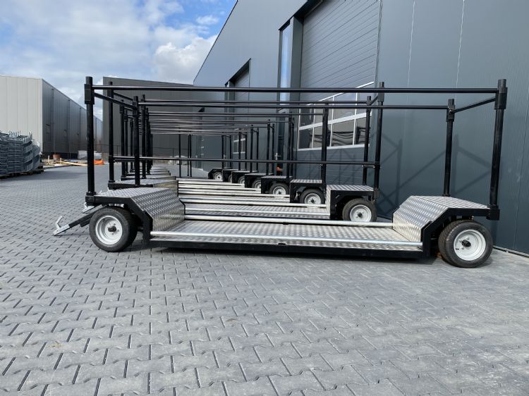 MvL Metaal ontwikkelde zelf sporenkarren voor transport over de kwekerij. MvL Metaal ontwikkelde zelf sporenkarren voor transport over de kwekerij.