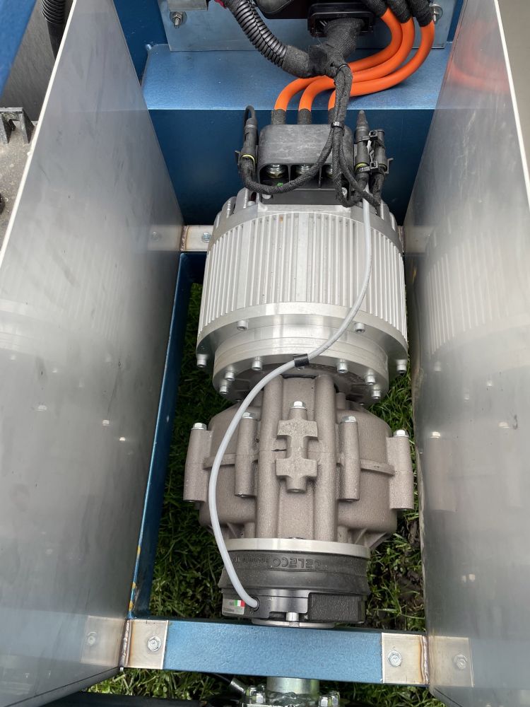 De A3000 is uitgevoerd met een onderhoudsvrije AC-elektromotor van 3.000 W. De A3000 is uitgevoerd met een onderhoudsvrije AC-elektromotor van 3.000 W.