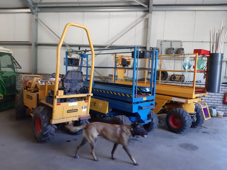 Van Gerwen houdt van een nette schuur en kwekerij. Van Gerwen houdt van een nette schuur en kwekerij.