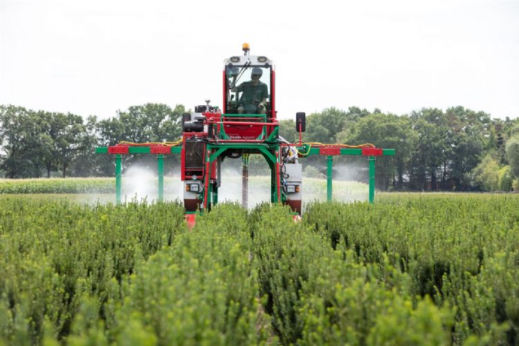 GlobusTrac met verticale spuitstangen GlobusTrac met verticale spuitstangen