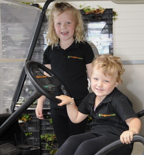 Roy Schapendonk heeft zelf nog geen kinderen, maar de kinderen van zijn zus willen graag poseren in bedrijfskleding. Roy Schapendonk heeft zelf nog geen kinderen, maar de kinderen van zijn zus willen graag poseren in bedrijfskleding.