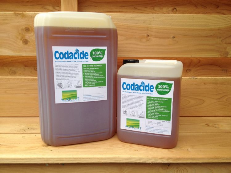 Samen met LvS zorgt de hulpstof Codacide voor een flinke driftreductie. Samen met LvS zorgt de hulpstof Codacide voor een flinke driftreductie.