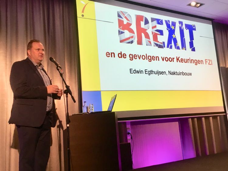 Edwin Egthuijsen van Naktuinbouw tijdens een informatiebijeenkomst over de Brexit