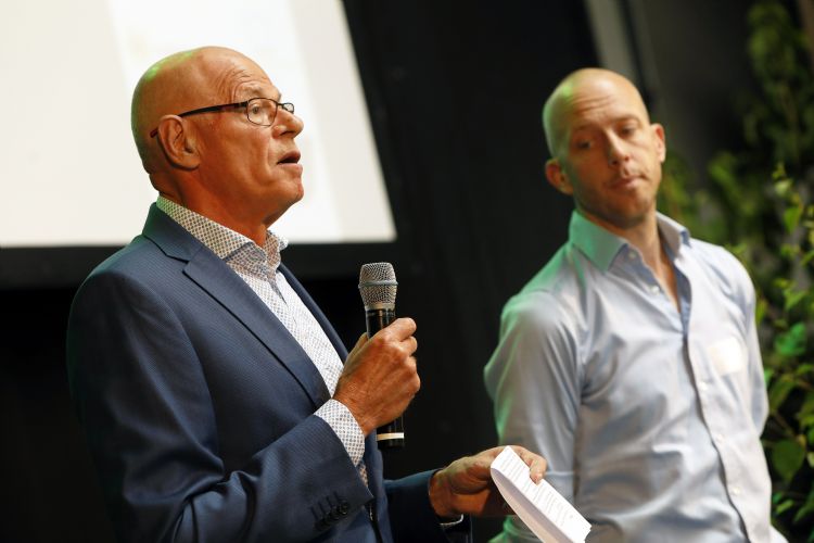 Kees van Rooijen (links) en Bjorn Kohlman (rechts) van Tree Centre Opheusden tijdens Climate Trees.