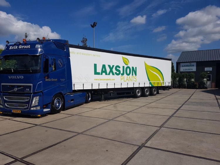 Laxsjon Plants organiseert de logistiek zelf met vaste transporteurs.