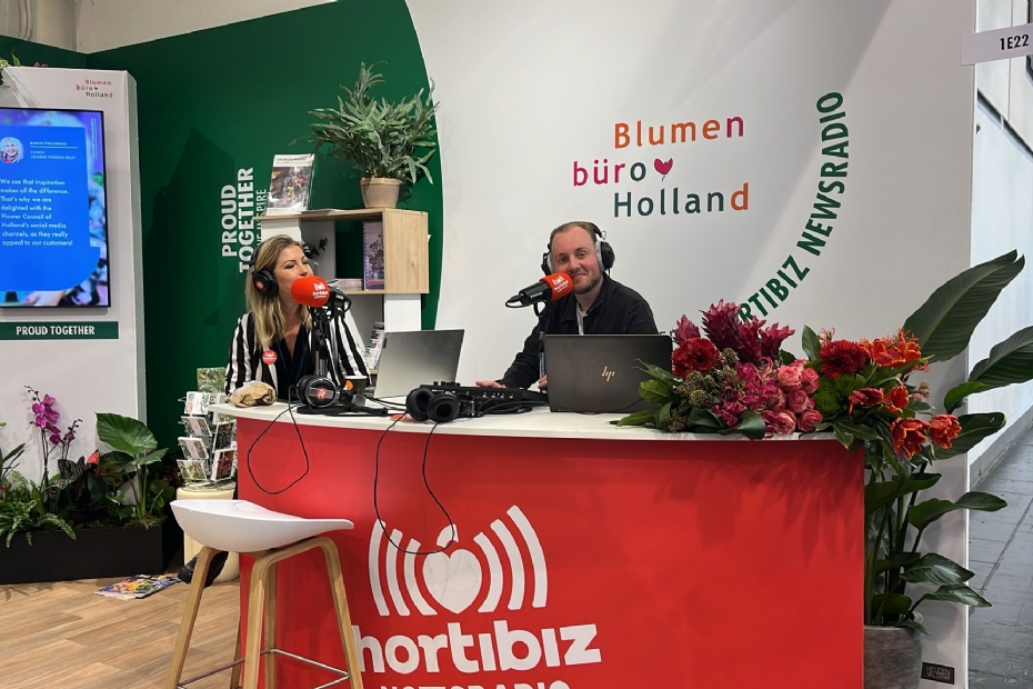 Live vanaf de beurs Nederlandse radio van Hortibuzz in de stand van Bloemenburo Holland.