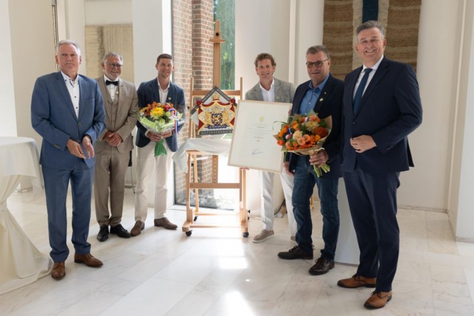 Foto: Stefan Sanders. V.l.n.r.: Antoin Scholten (burgemeester Venlo), Bart Faassen, Rowan Faassen, Florian Faassen, Ed Faassen en Emile Roemer (gouverneur Limburg)