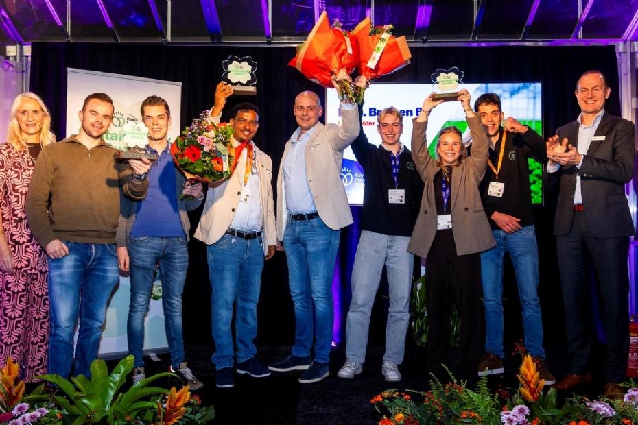 Winnaars Royal FloraHolland Sustainability Award met CEO a.i. David van Mechelen.